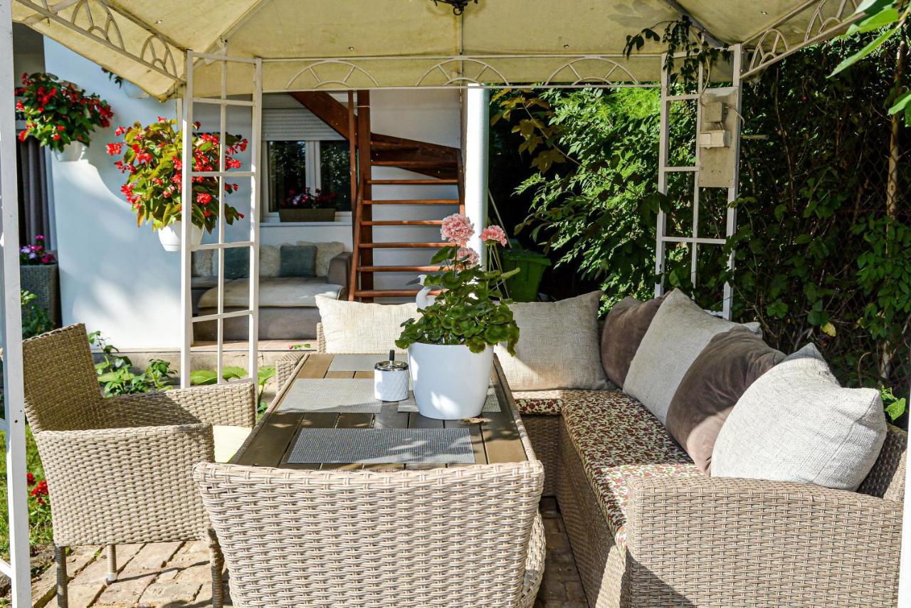 Holly Vendeghaz Apartment Hajduszoboszlo Ngoại thất bức ảnh