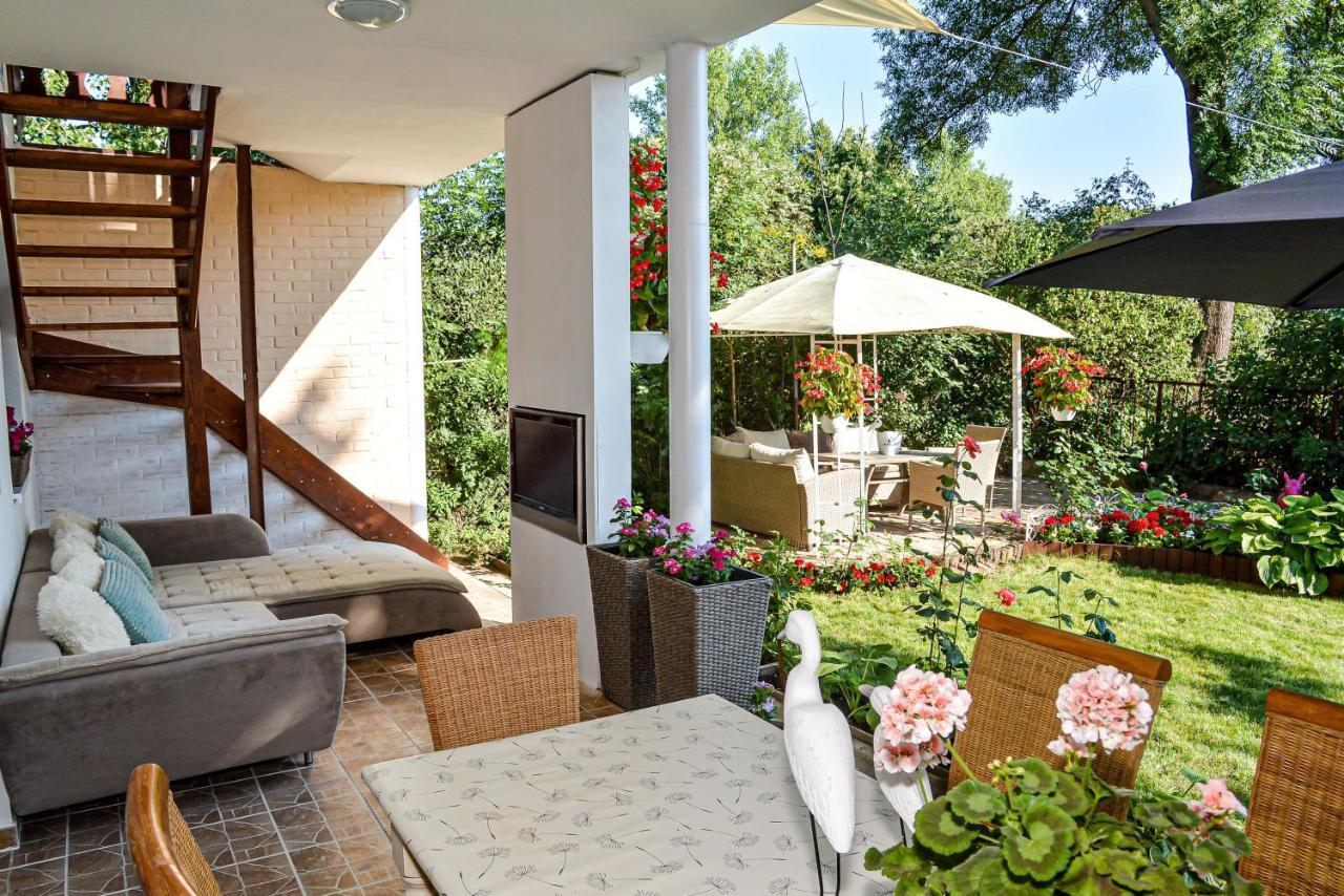 Holly Vendeghaz Apartment Hajduszoboszlo Ngoại thất bức ảnh