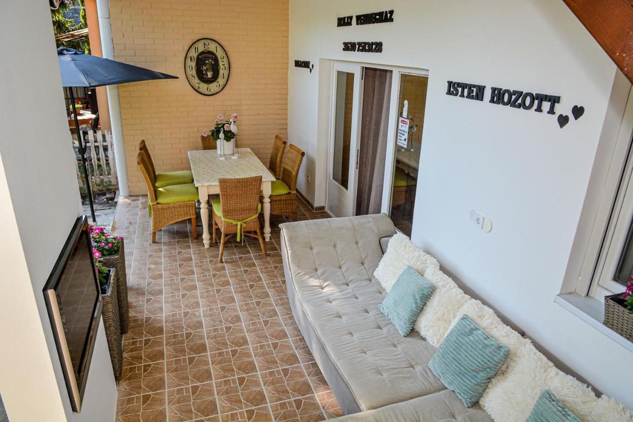 Holly Vendeghaz Apartment Hajduszoboszlo Ngoại thất bức ảnh
